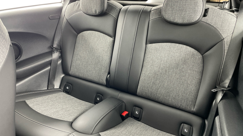 MINI Hatchback 135kW Cooper S Level 2 33kWh 3dr Auto Electric Hatchback